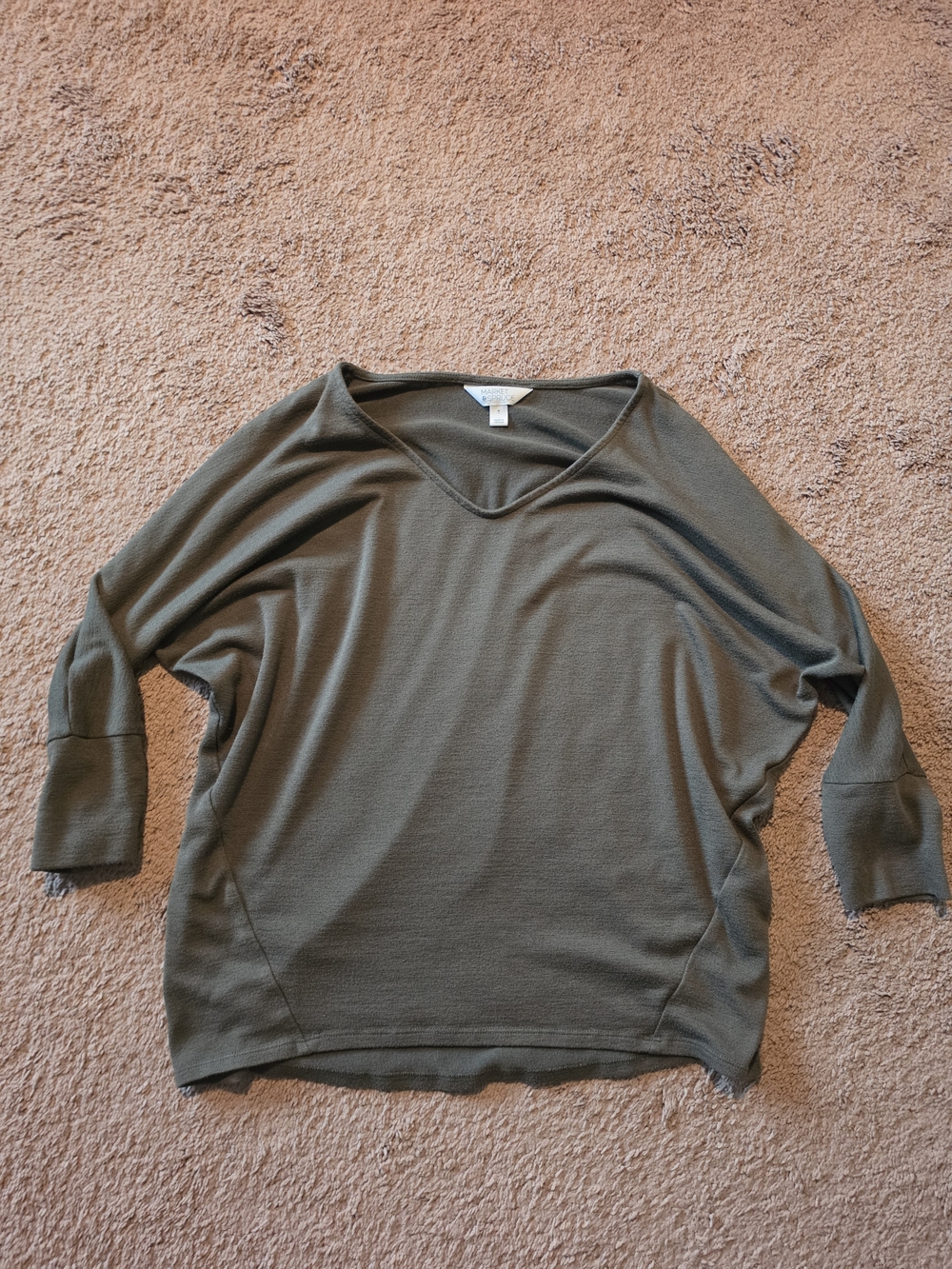 Market & Spruce Olive Green V-Neck Top Size Medium